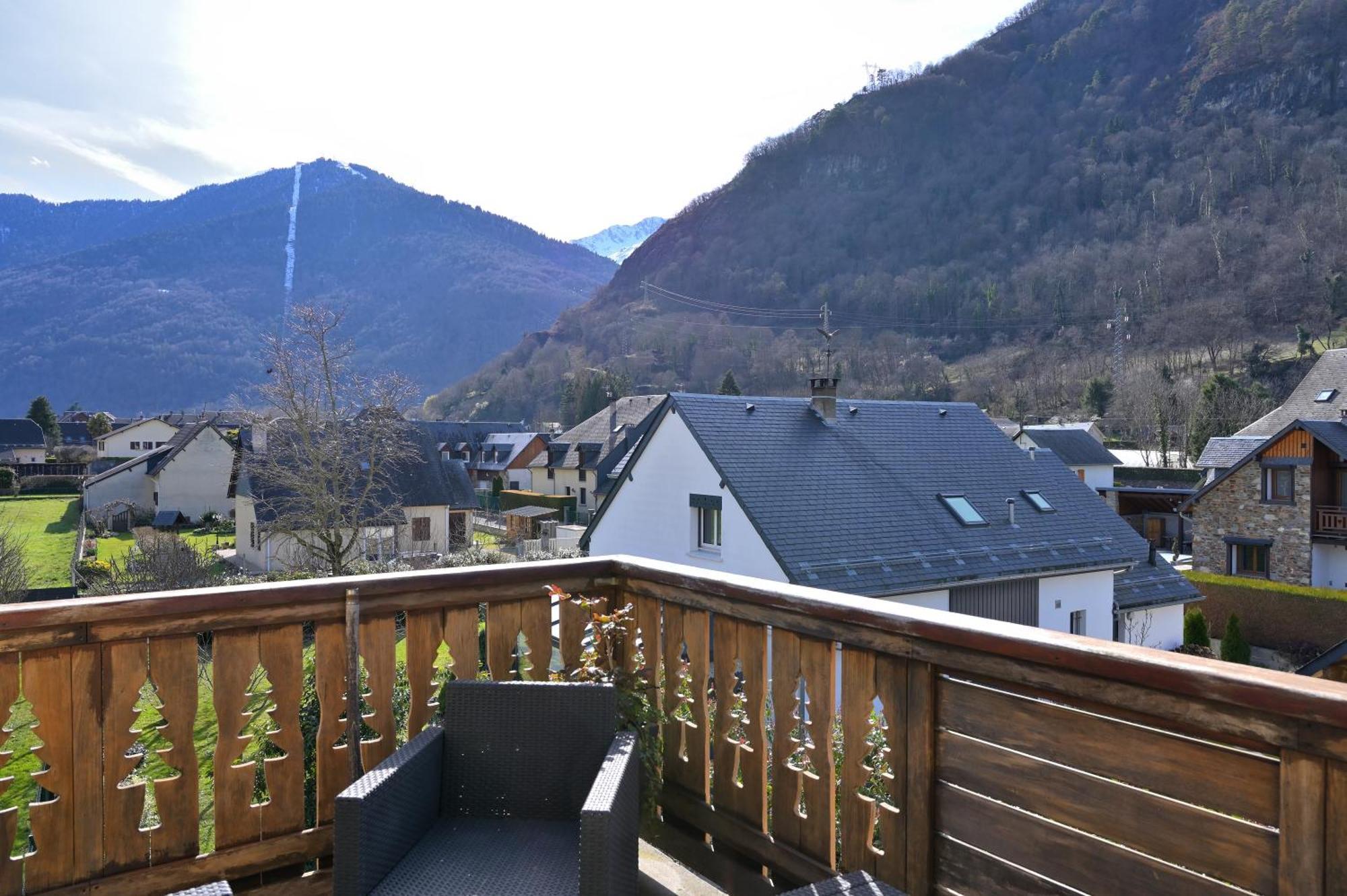 A 208 Pics D'Aran Bagneres-de-Luchon Exterior foto
